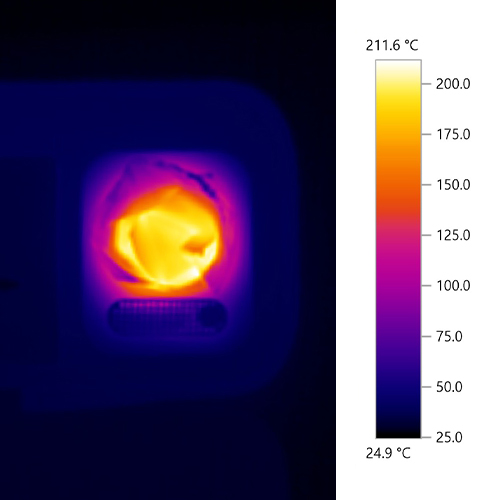 Accurate temperature readings of the Airvape Legacy Pro 2 chamber using thermal camera.