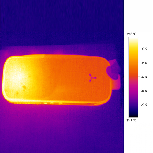 Thermal camera view of Airvape Legacy Pro 2 temperature during a session.