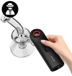 Ispire The Wand vaporizer in hand