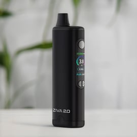 Yocan Ziva 2.0 510 thread battery - front-side view with the TFT-Display being turned on