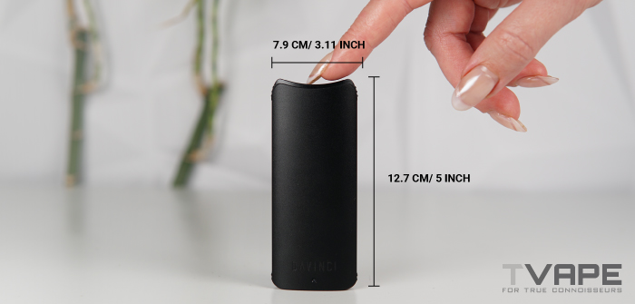 DaVinci Artiq 510 Thread Battery on the table to measure its portability